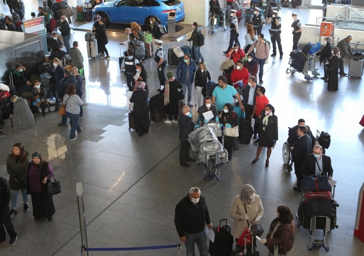 72 Ülkeden 25 Bin Türkün Tahliyesine Başlandı