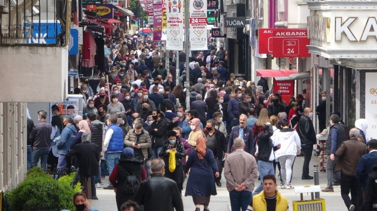 Samsun’da Sokaklar Doldu Taştı