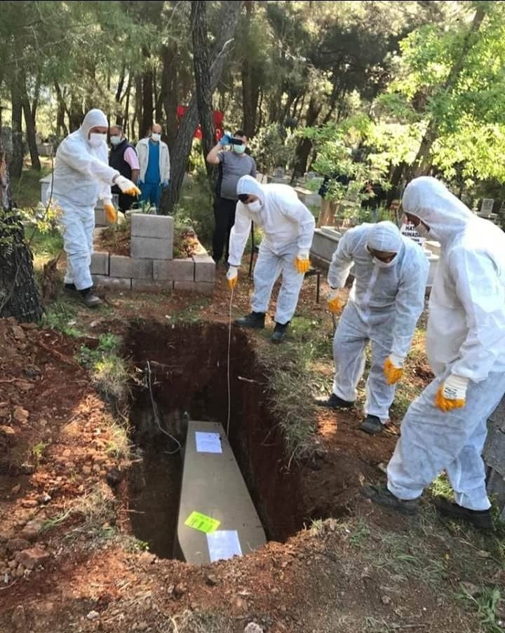 İngiltere’de Koronadan Öldü, Osmaniye’de Defnedildi