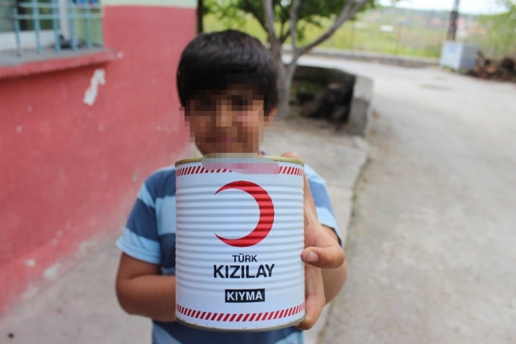 İşsiz Kalan Ve Yardıma Muhtaç Kişilere Türk Kızılay’ı El Uzattı