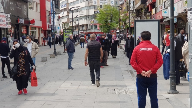 İnsan Hareketliliği Arttı, Polis İşi Olmayanları Caddeye Almadı