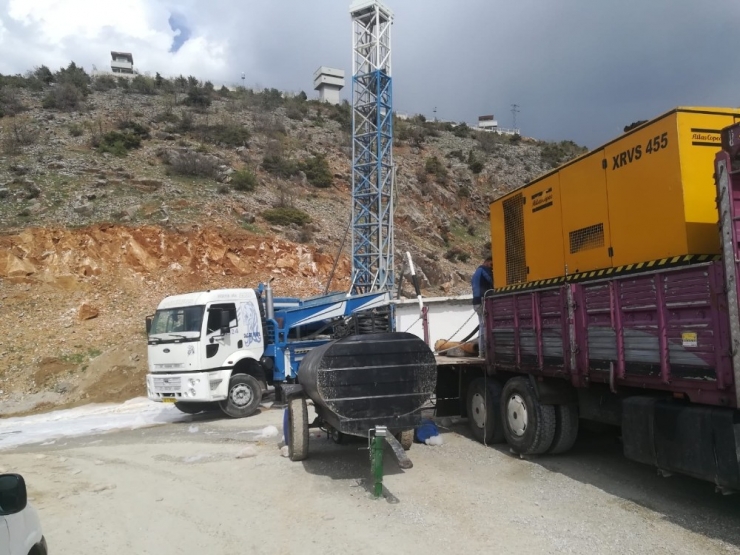 Karayolu Sondaj Suyundan Geçit Vermiyor