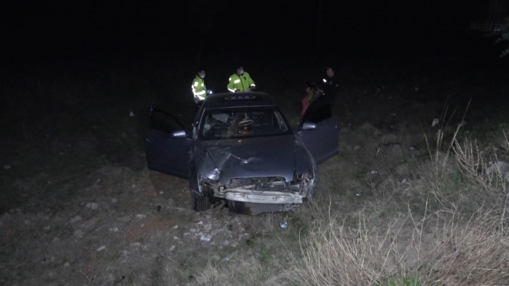 Şarampole Devrilen Araçtan Burunları Kanamadan Çıktılar