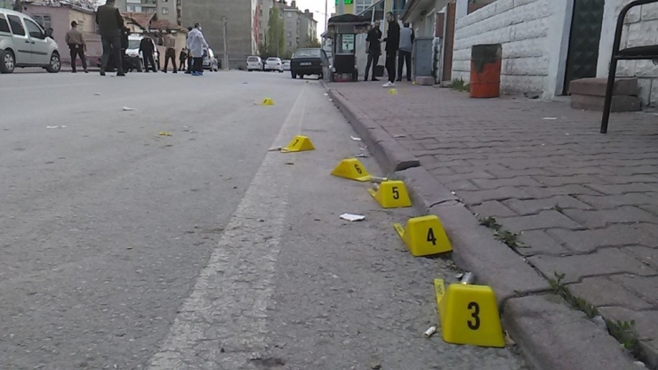 Ticari Araçtan Etrafa Ateş Açtılar: 5 Yaralı