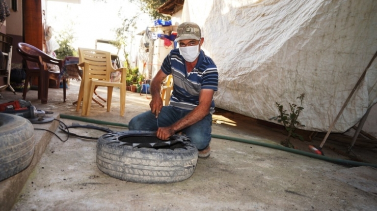 Sokağa Çıkma Kısıtlamasında Evlerinin Bahçesini Renklendirdiler