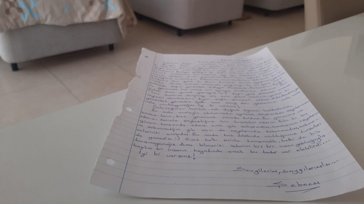 Karantinadaki Vatandaştan Duygulandıran Veda Mektubu: "Yurt Personeli Annem, Sağlık Personeli Ablam Oldu"