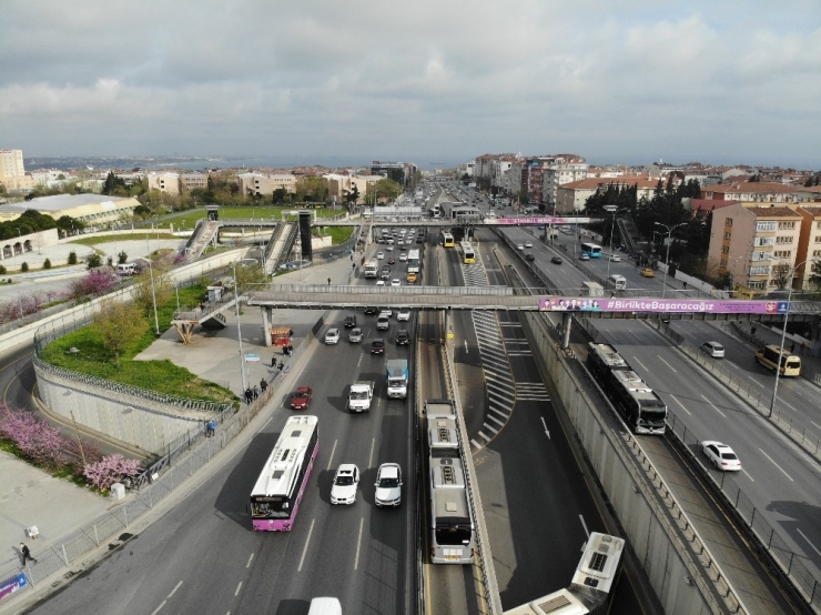 E-5’te Dikkat Çeken Trafik Yoğunluğu, Havadan Görüntülendi