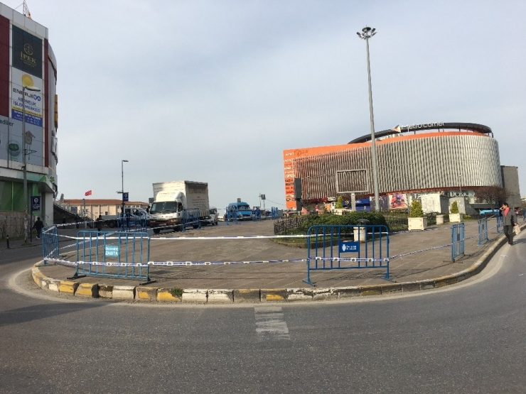 Dudullu Meydanı Korona Virüs Tedbirleri Kapsamında Yaya Trafiğine Kapatıldı