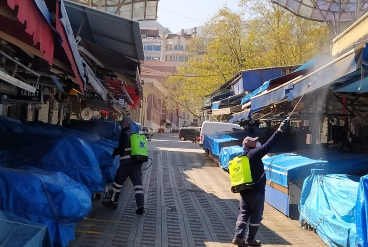Büyükşehir’den Korona Virüsüne Ve Haşerelere Karşı İlaçlama
