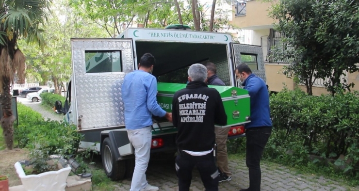 Kuşadalı Turizmci Otelinde Ölü Bulundu