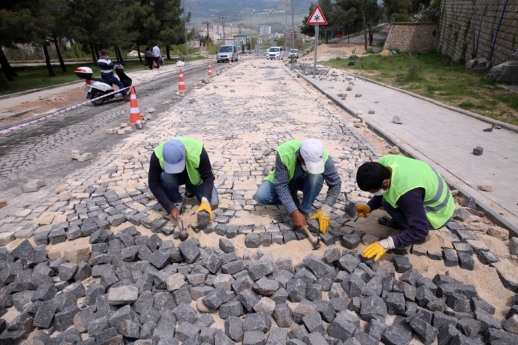 Tarihi Birinci Caddede Yenileme Çalışmaları Başladı