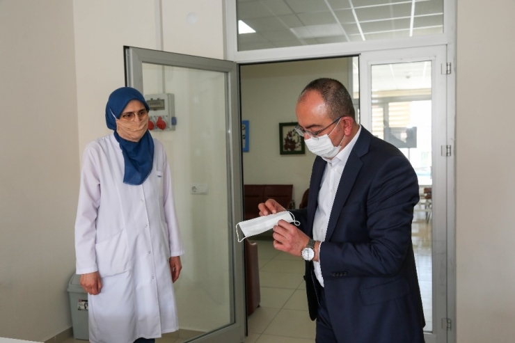 Meram Belediyesi, Tekstil Atölyesinde Maske Üretimine Başladı