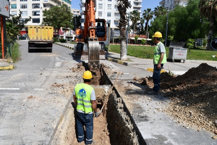 Meski, Sokağa Çıkma Yasağını Fırsat Bilip Kanalizasyon Bağlantılarını Yaptı