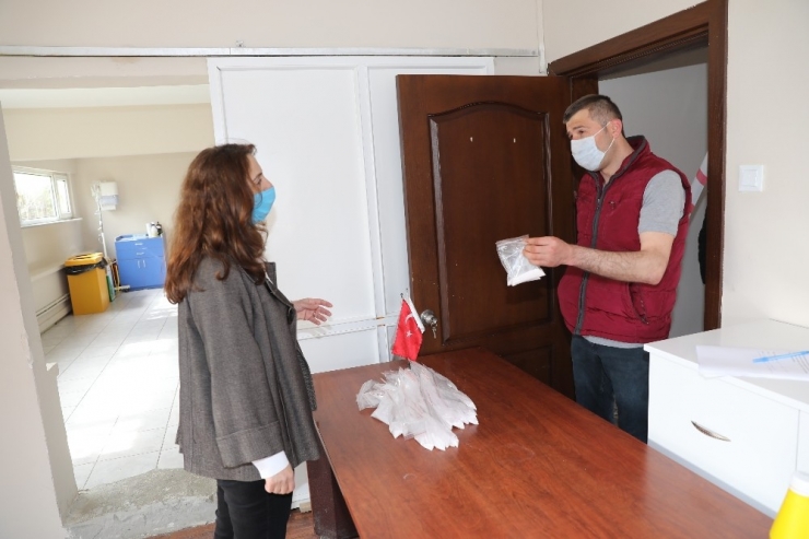 Mudanya Belediyesi’nden Ücretsiz Dezenfektan