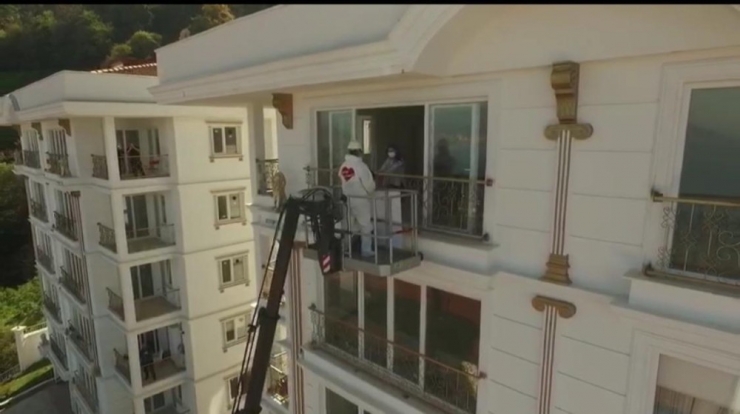 Vinçle 5. Kata Çıkıp Evlilik Teklifi Yaptı