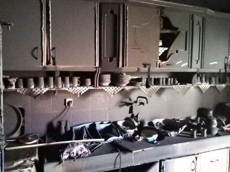 Mutfağı Küle Çeviren Yangından Kimsenin Haberi Olmadı