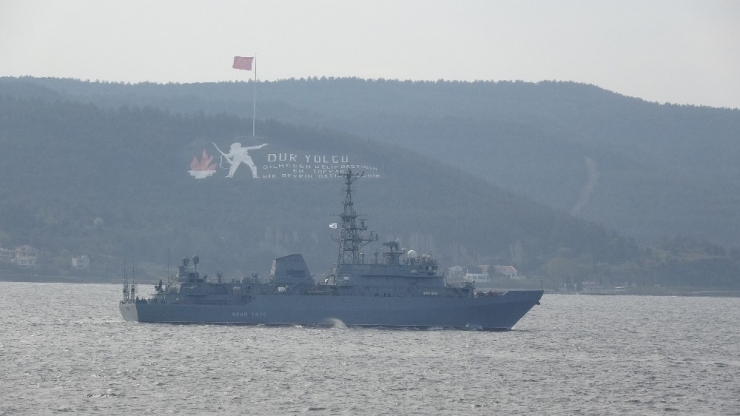 Rus Keşif Gemisi Çanakkale Boğazı’ndan Geçti