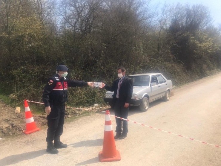 Safranbolu’da Köy Muhtarlıklarına Maske Dağıtıldı