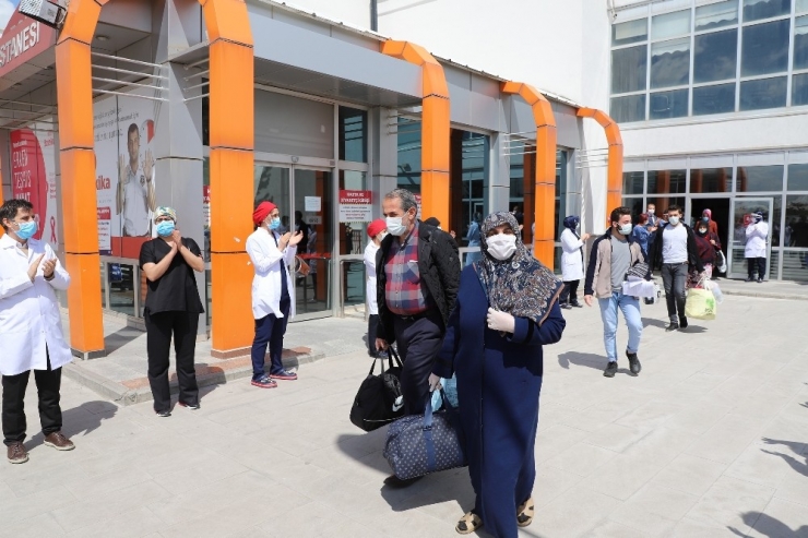Araştırma Hastanesi 26 Kişiyi Daha Taburcu Etti