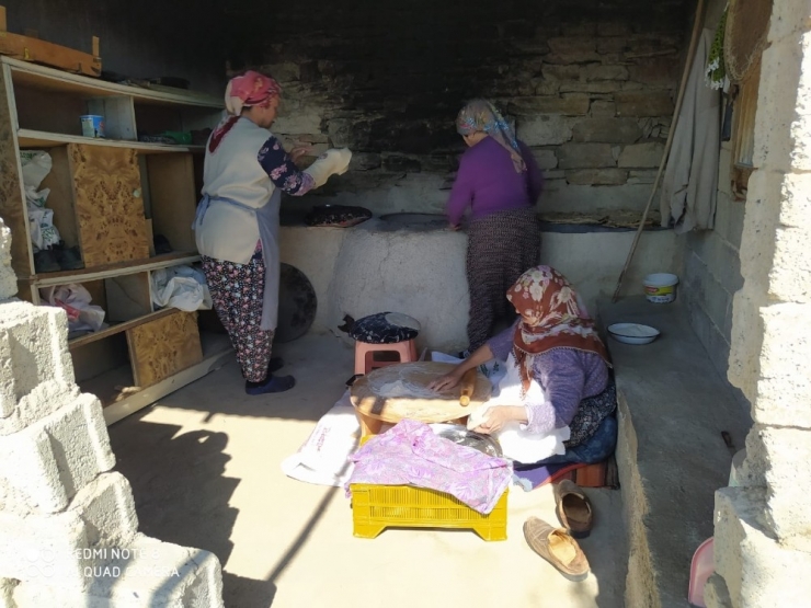 Salgınla Birlikte Ekmek Tandırları Yeniden Değer Buldu