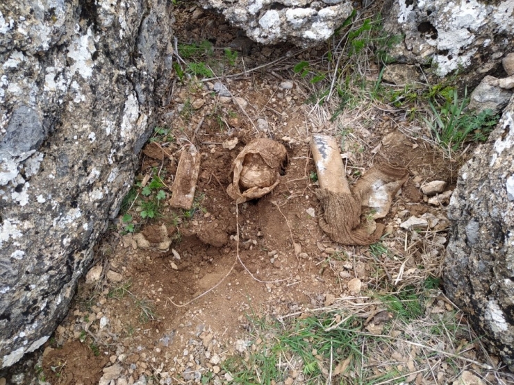 Siirt’te Pkk’lı Teröristlerce Araziye Tuzaklanan Patlayıcı Tespit Edildi