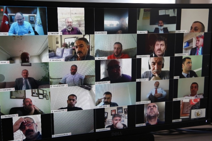 Başkan Bilgin Video Konferans Yöntemiyle Muhtarla Toplantı Yaptı