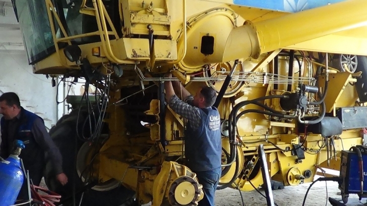 Biçerdöverler Hasada Hazırlanıyor