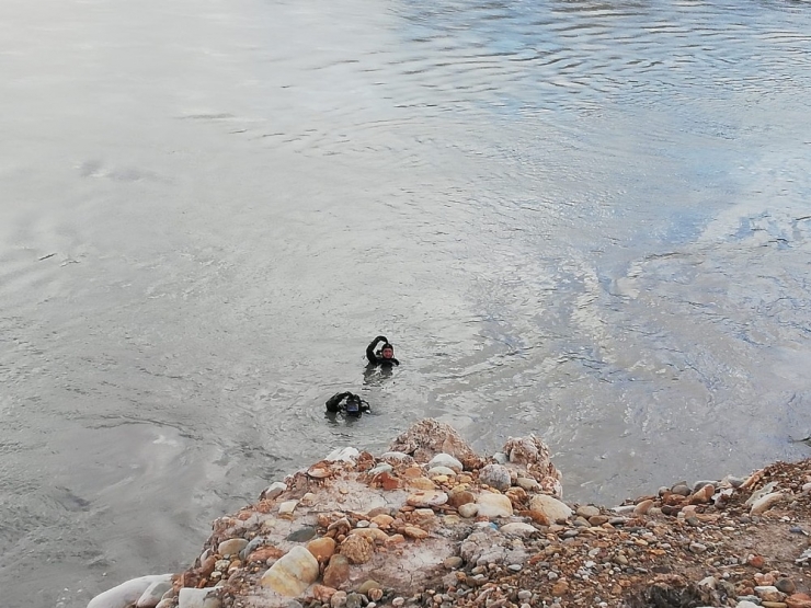 Uzman Çavuş Ve Üniversiteli Kızı Arama Çalışmalarına Adanalı Dalgıçlar Da Katıldı