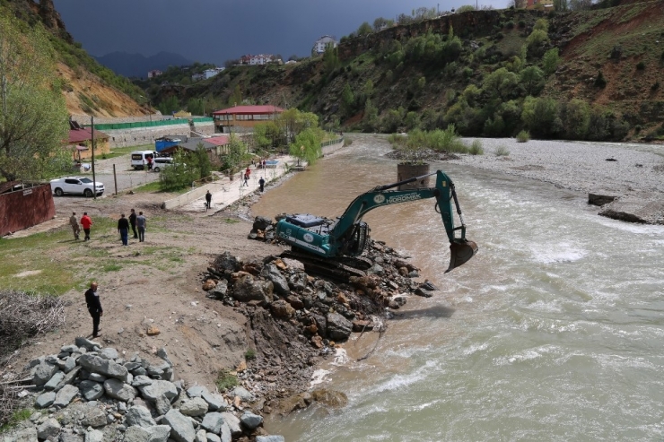 Kayıp Uzman Çavuş Güneş’i Arama Çalışmaları Sürüyor