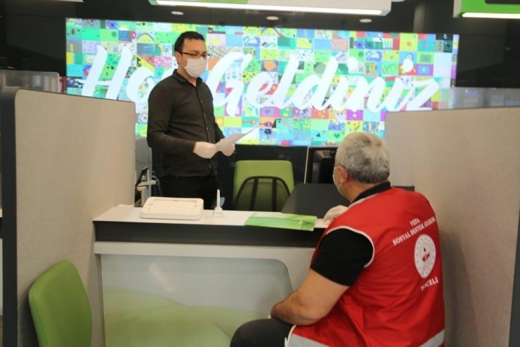 Emekli Hasan Amca, "Vefa" Ekibini Aradı, 10 Bin Tl Bağış Yaptı