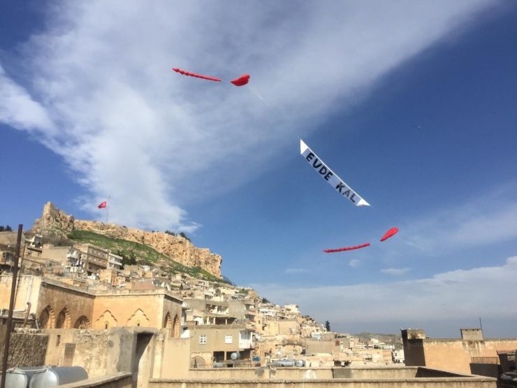 Uçurtma Sevdalısından Mardinlilere Gökyüzünden ’Evde Kal’ Çağrısı