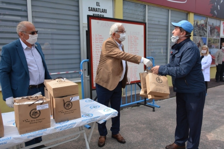 Posbıyık’tan 93 Köye 50 Bin Maske Desteği