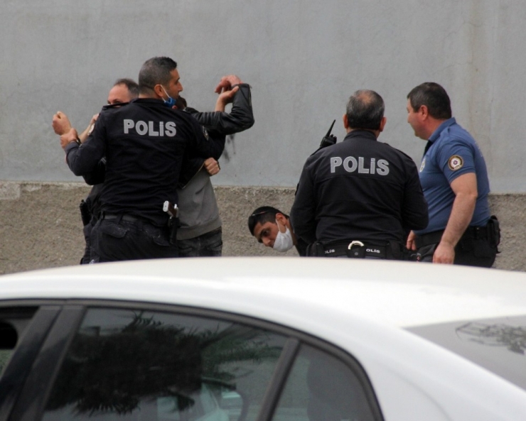 Yardım Alamadı, Kendini Yakmaya Kalktı