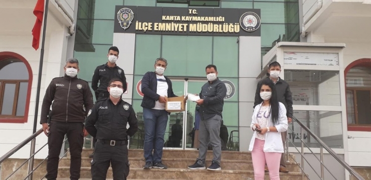 Öğrenciler Tarafından Hazırlanan Maskeler Teslim Edilmeye Başlandı