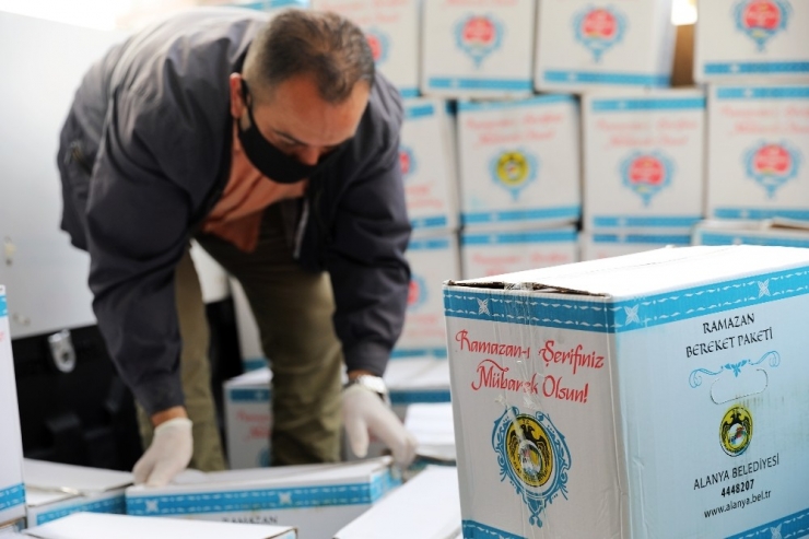 Alanya’da Ramazan Bereket Paketleri Yola Çıktı
