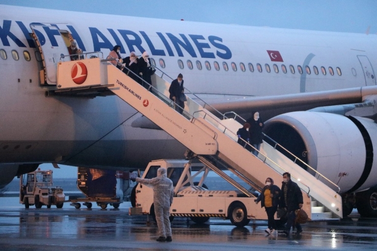 Almanya’dan Getirilen Vatandaşlar Yurtlara Yerleştirildi