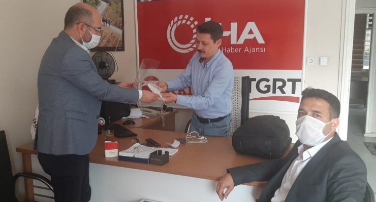 Anadolu Eksen’den Gazetecilere Maske Ve Siperlik