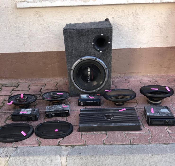 Ev Ve Arabadan Hırsızlık Yapan İki Kardeş Tutuklandı