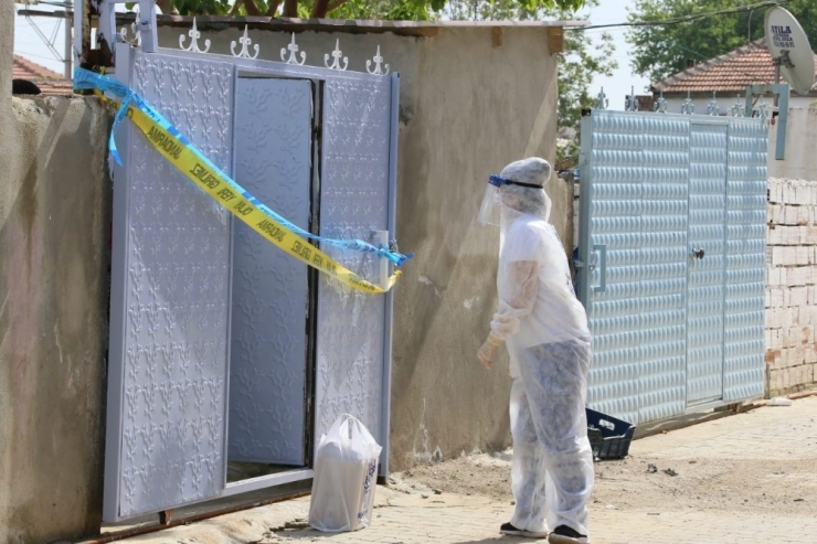 Büyükşehir Acarlar’da Karantinaya Alınan Ailelere Destek Oluyor