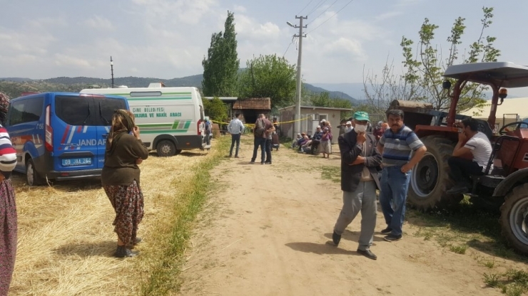 Aydın’ın Çine İlçesine Bağlı Kırsal Cumalı Mahallesi’nde Bir Evde Henüz Bilinmeyen Bir Nedenden Dolayı Yangın Çıktı. Yangında Evde Bulunan 2 Kardeş Hayatını Kaybetti. 5 Yaşındaki Nazlı Ve 2 Yaşındaki Irmak Kartal’ın Hayatını