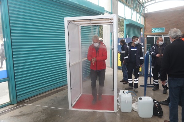 Kapalı Pazar Yeri’ne Dezenfektan Tünelleri Yerleştirildi