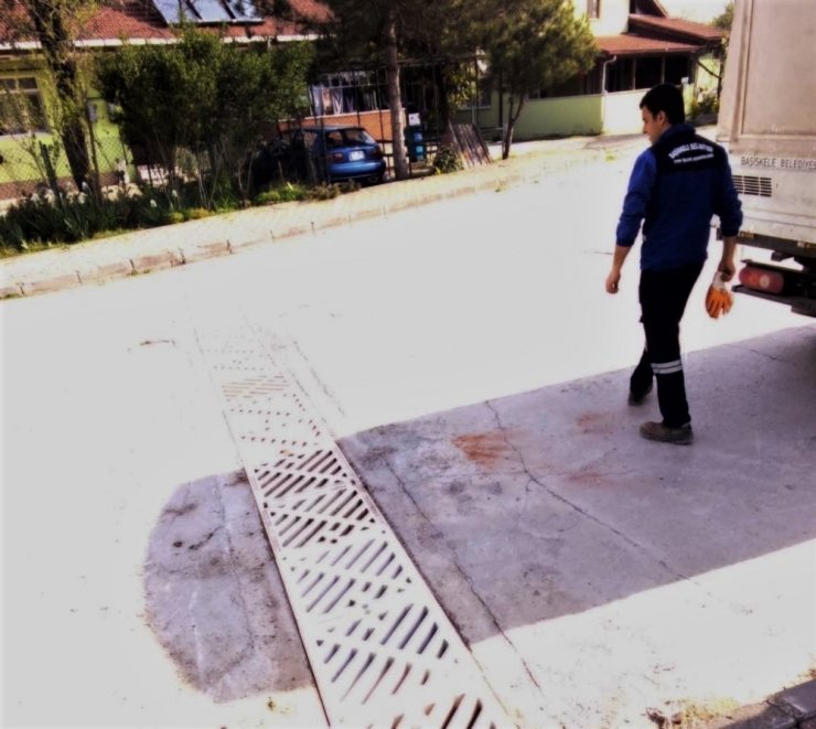 Başiskele’de Üst Yapı Çalışmaları Devam Ediyor