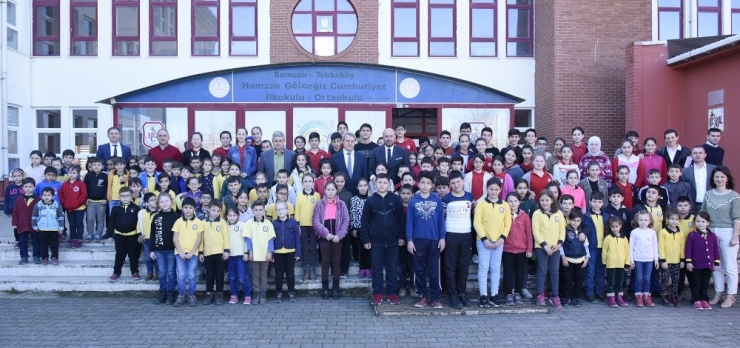 Başkan Togar Öğrencilerin 23 Nisan Coşkusuna Ortak Oluyor