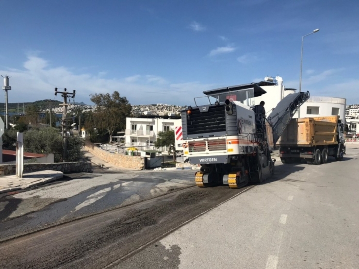 Bozuk Yollar Kazınarak Düzeltildi