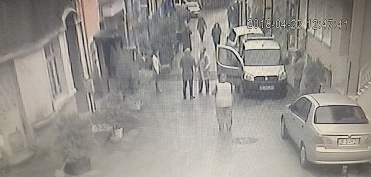 Bursa’da Psikolojik Sorunları Olan Genç Babasını Bıçakladı