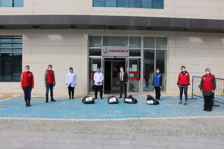 Gençlik Liderleri Siperlik Maske Üretti