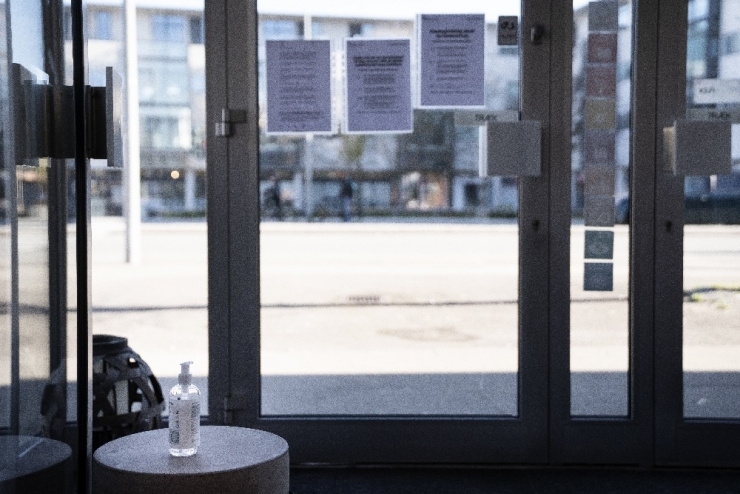 Danimarka’da 500’den Fazla Kişinin Bir Araya Gelmesine İzin