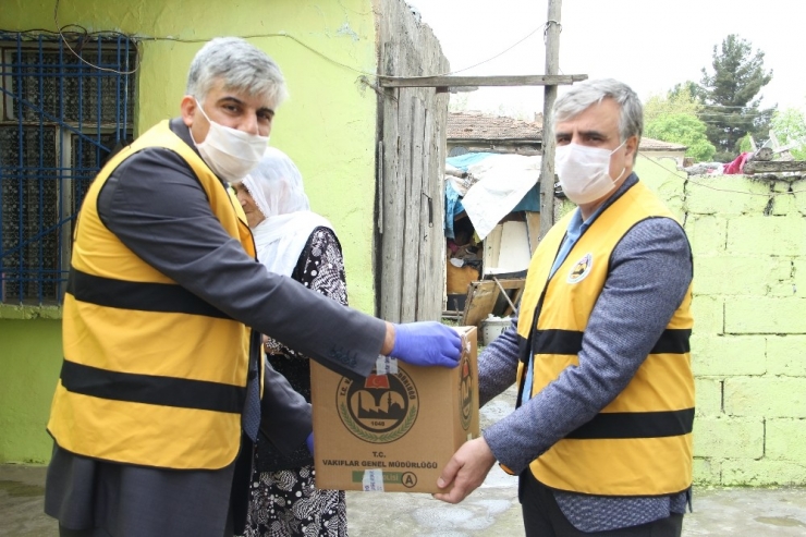 ’Sarı Melekler’ Her Ay 5 Bin 500 Kapıyı Çalıyor
