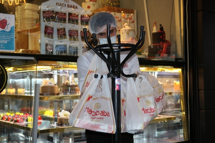 Diyarbakır’da ’Askıda Tatlı’ Uygulaması Hayata Geçirildi