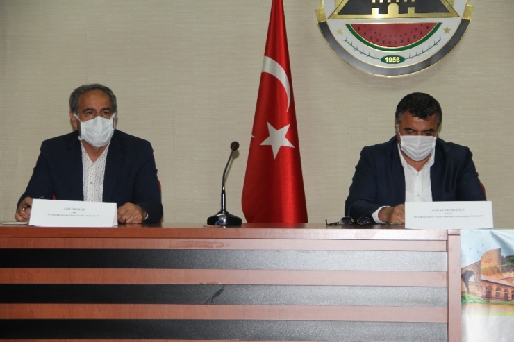 Diyarbakır’daki Stk’lardan Vali Güzeloğlu’na Korona Virüs Teşekkürü